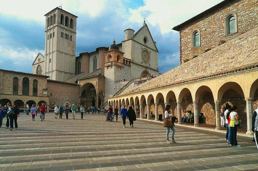Day trip to Assisi from Rome by Private Car