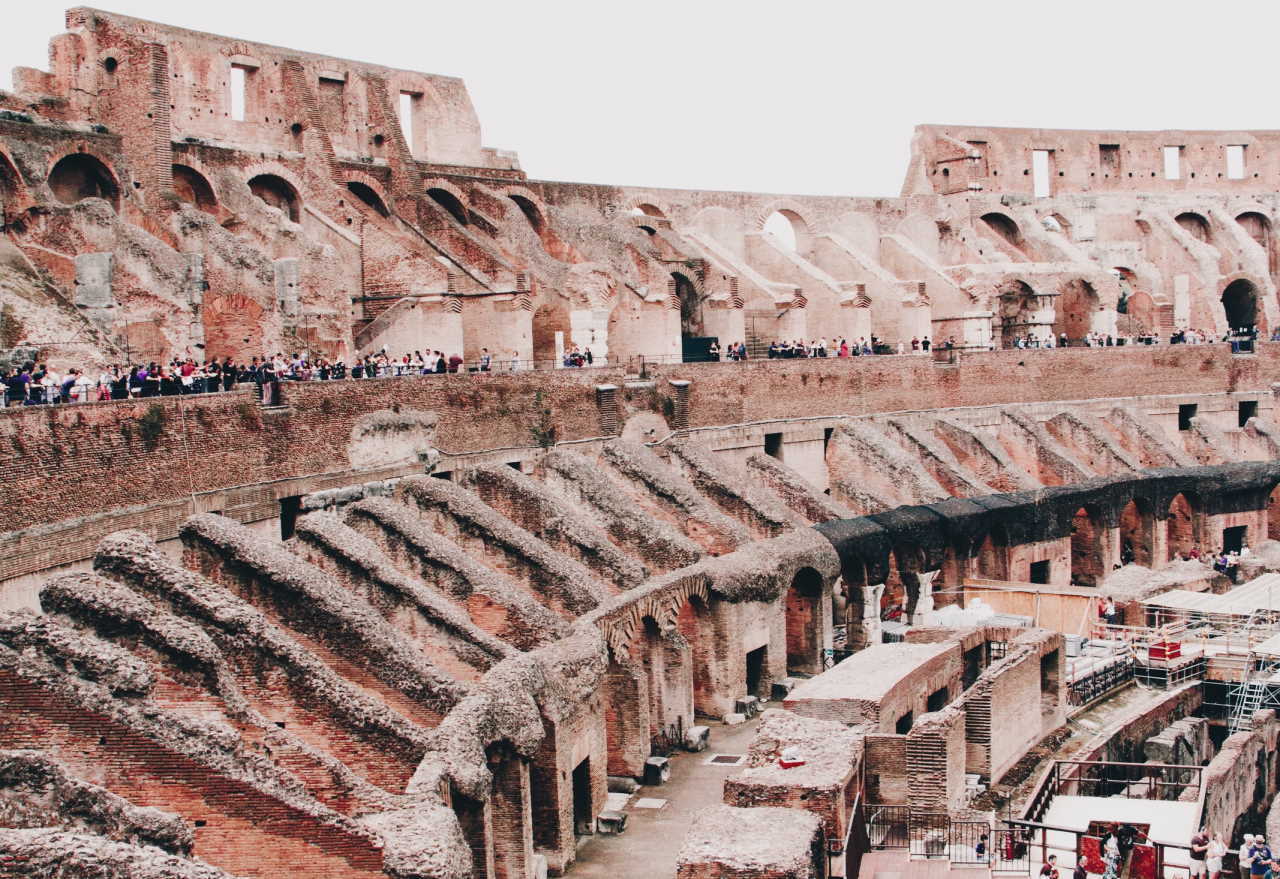 colosseo-interno-rome-italy