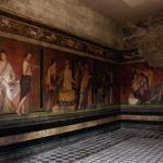 Private Day Trip to Pompeii and Naples by Luxury Minivan
