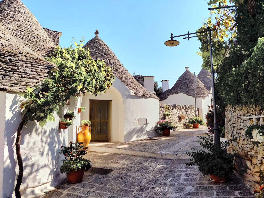 alberobello, trulli - puglia